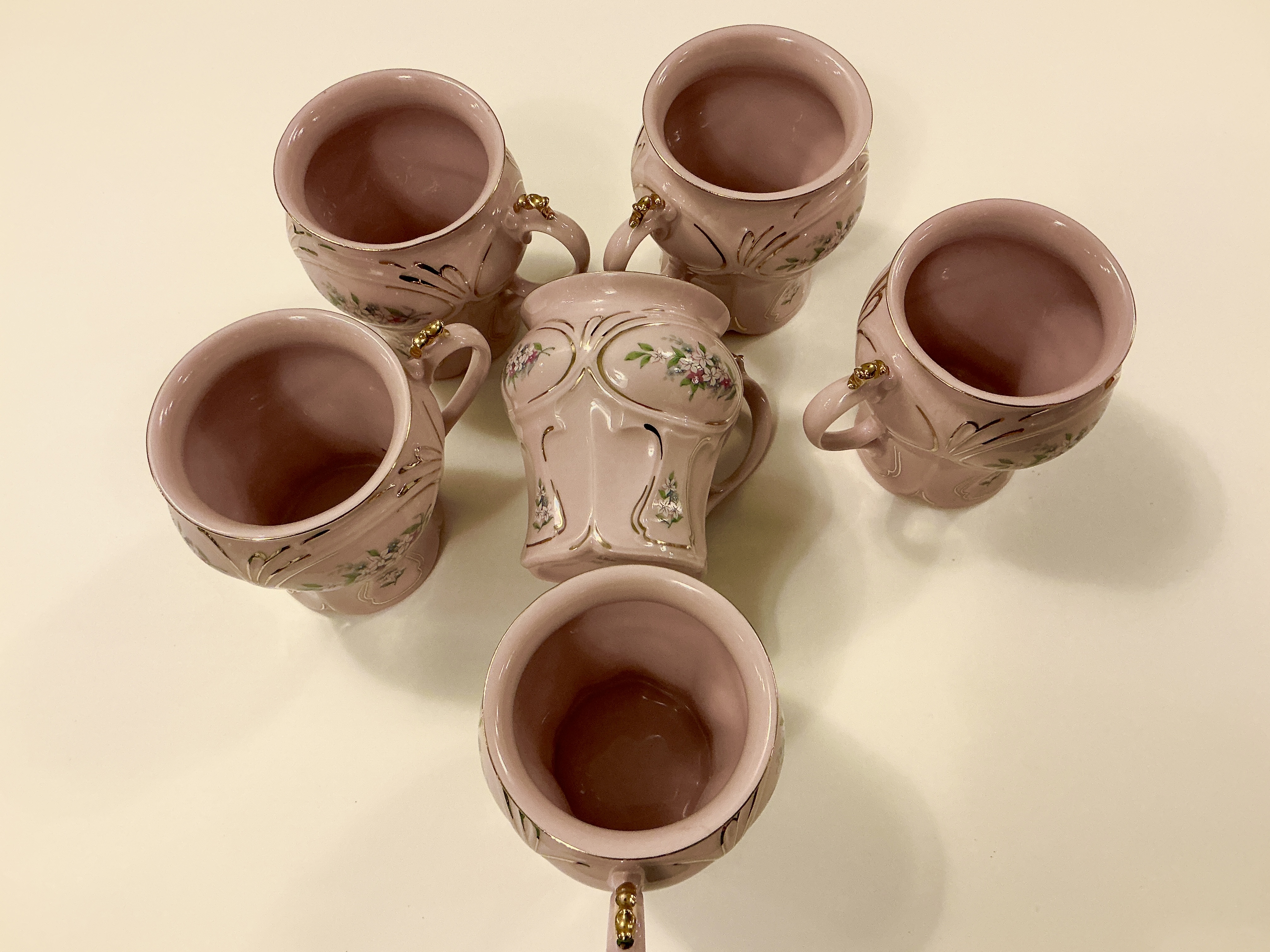 Růžov&yacute; porcel&aacute;n - sada čajov&yacute;ch hrnků